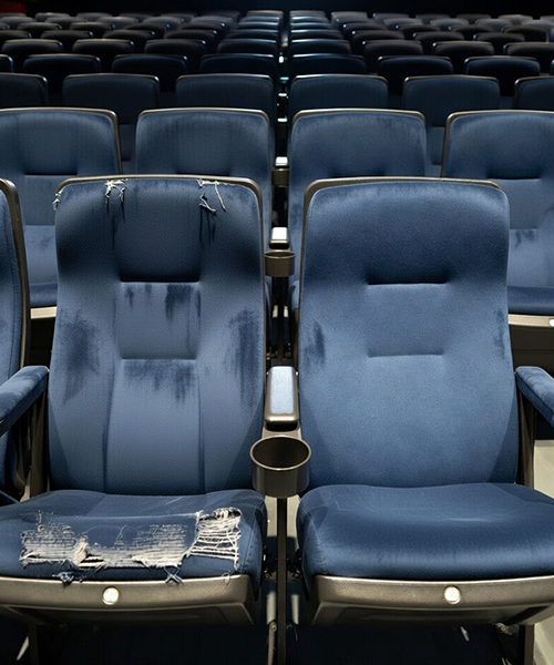 ΑΝΑΚΑΙΝΙΣΗ ΘΕΑΤΡΙΚΩΝ ΚΑΘΙΣΜΑΤΩΝ before after