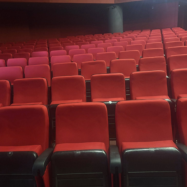 ΑΝΑΚΑΙΝΙΣΗ ΘΕΑΤΡΙΚΩΝ ΚΑΘΙΣΜΑΤΩΝ 02